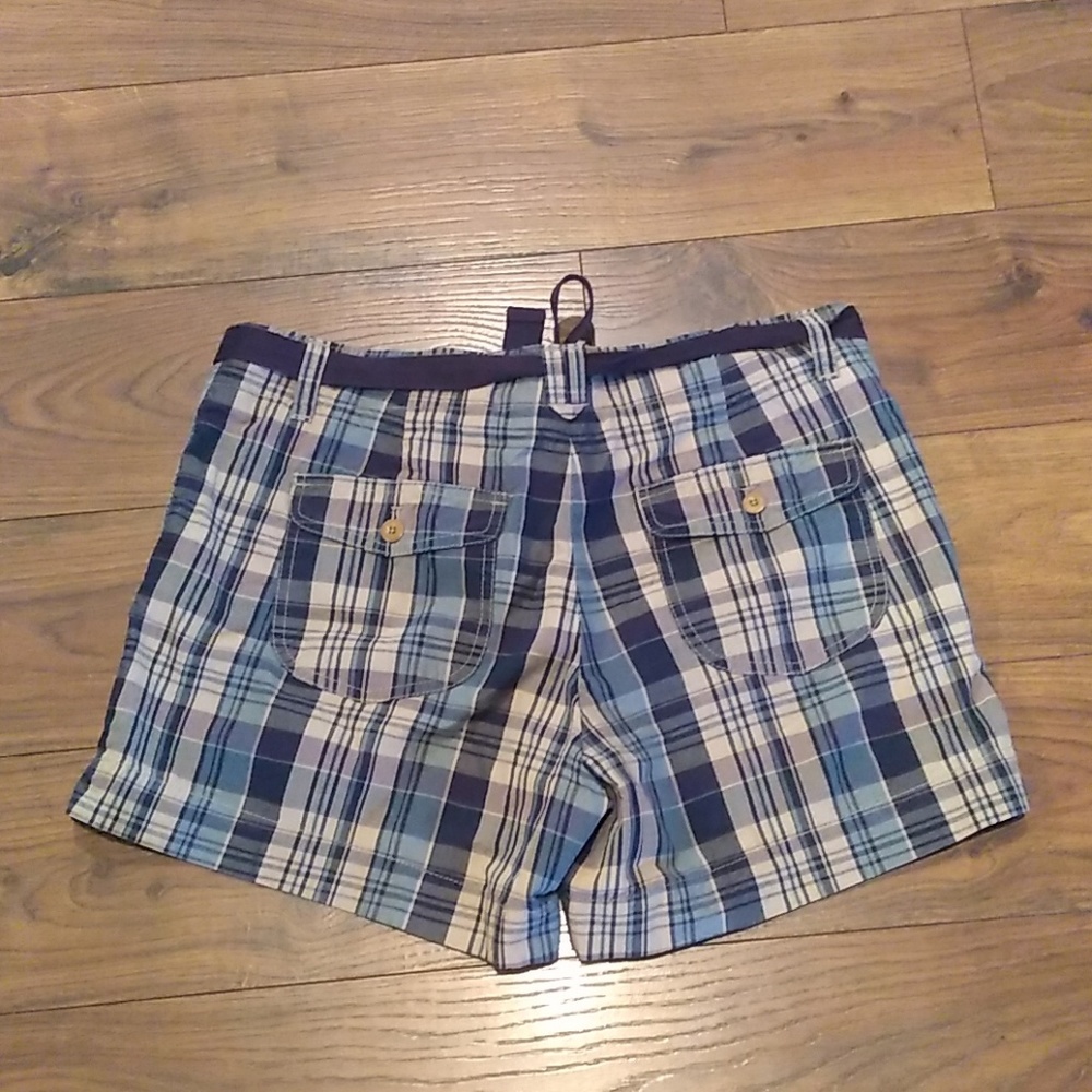 GAP shorts - Picture 2 of 4